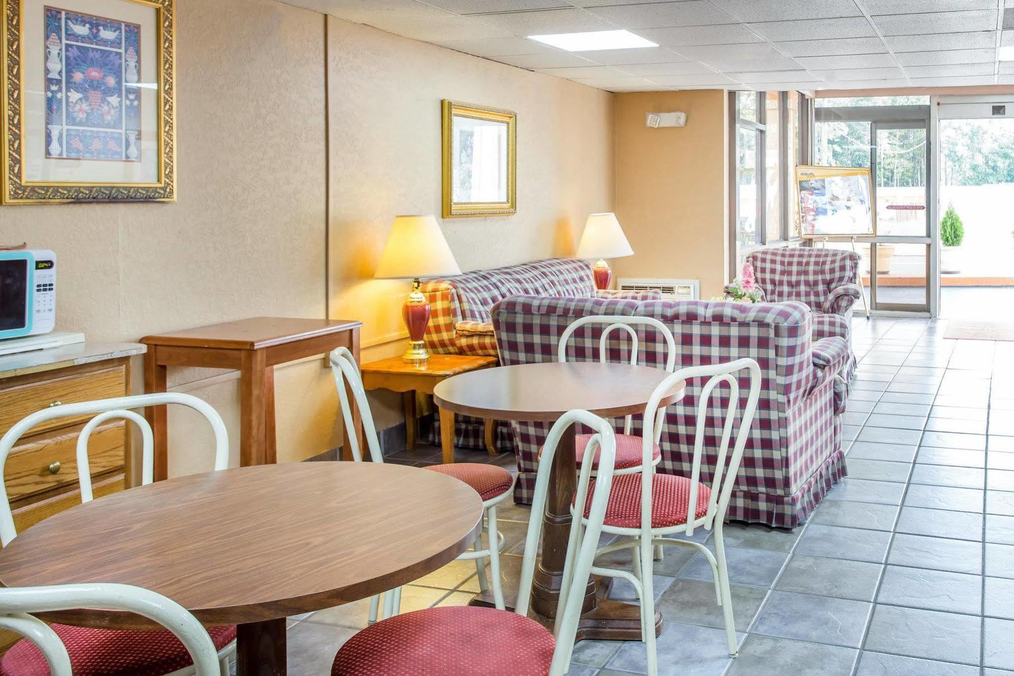 Rodeway Inn Stone Mountain Tucker Zewnętrze zdjęcie