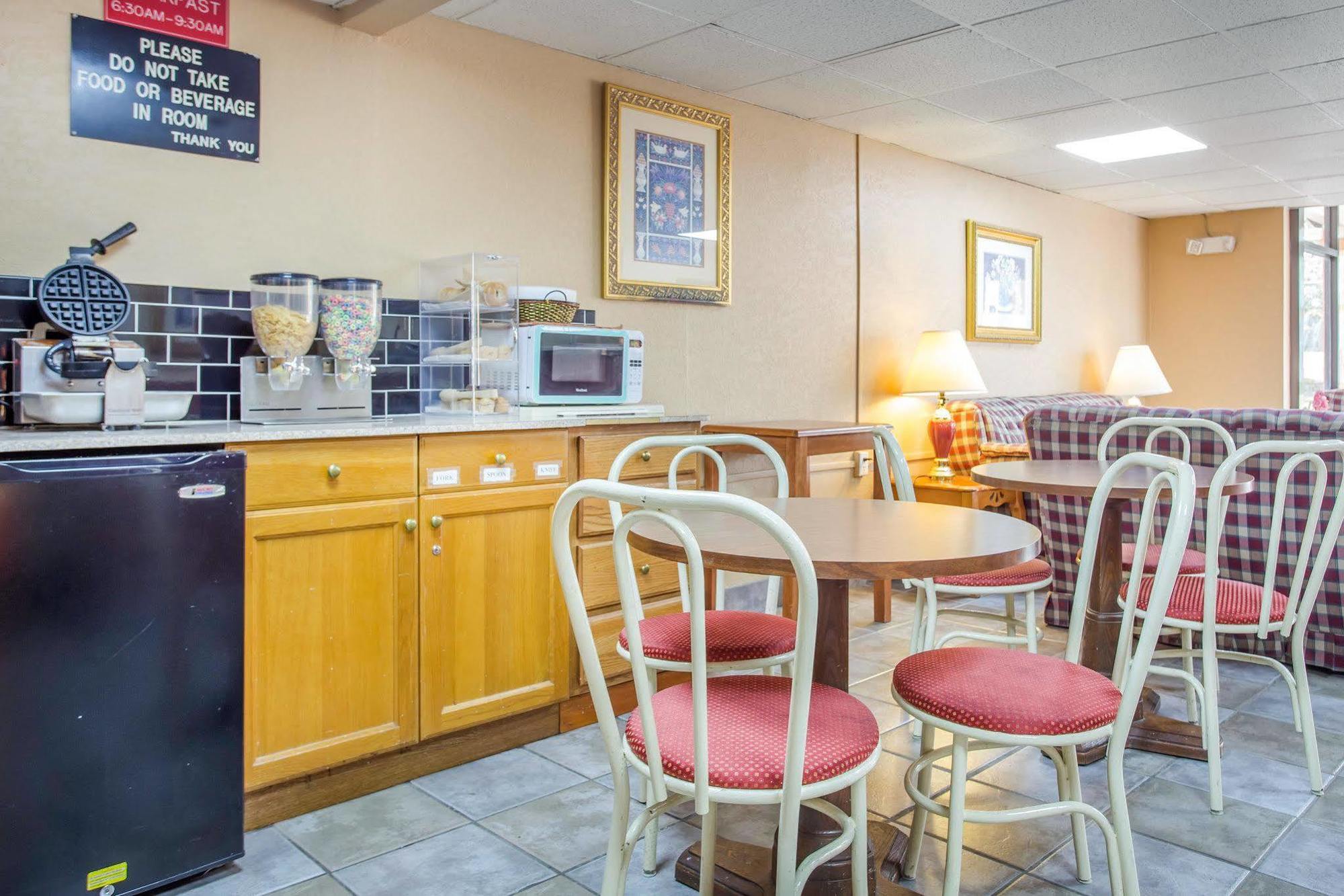 Rodeway Inn Stone Mountain Tucker Zewnętrze zdjęcie